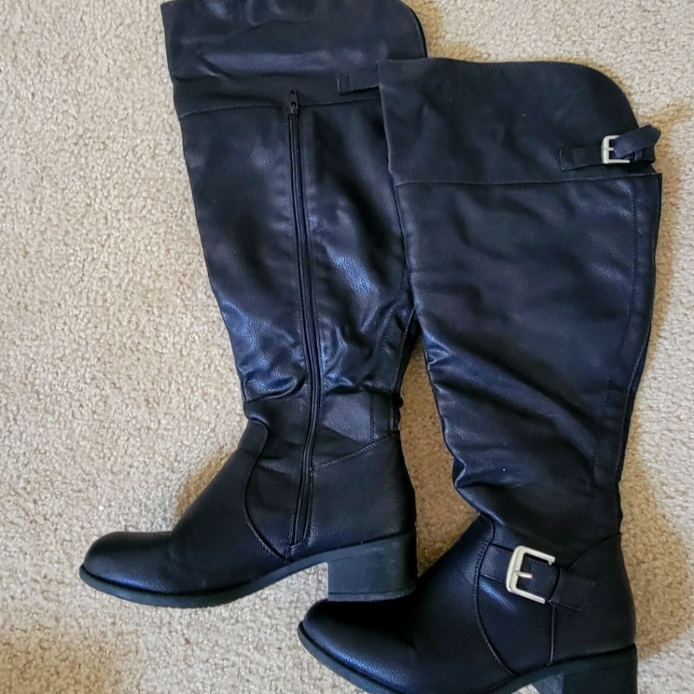 Knee high women's boots
